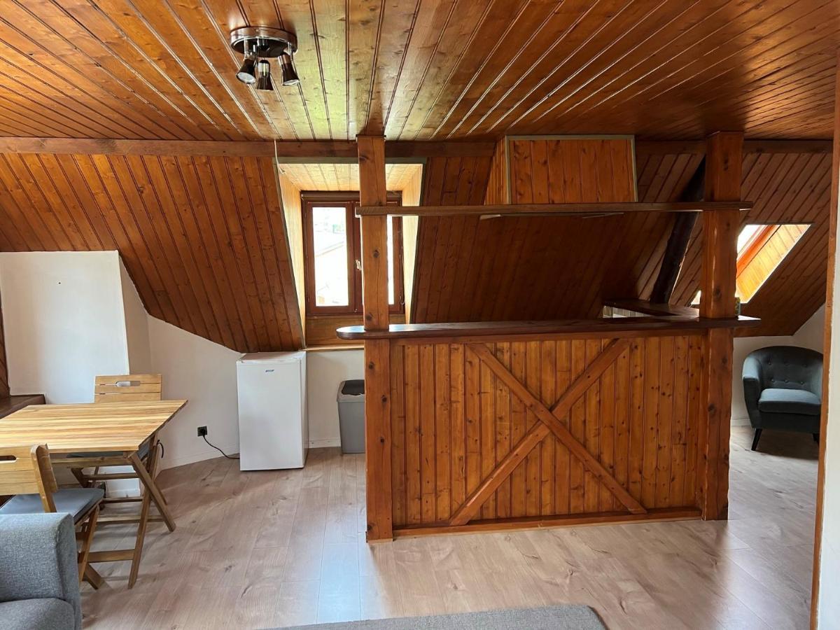 Top Floor Apartment With Mountain Views In The Centre Of Argeles Gazost Exteriör bild